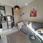 Francie's Apartment, Apartament Tirana
