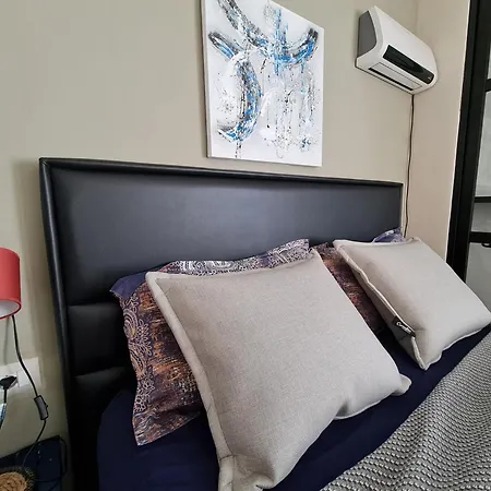 Francie's Apartment, Appartamento *
