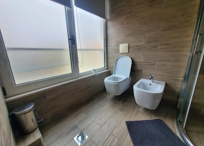 Francie's Apartment, Apartament Tirana