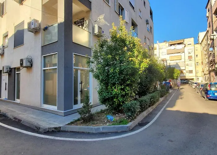 Francie's Apartment, Tirana