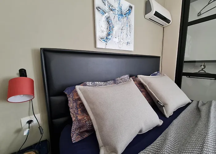 Francie's Apartment, Apartament *