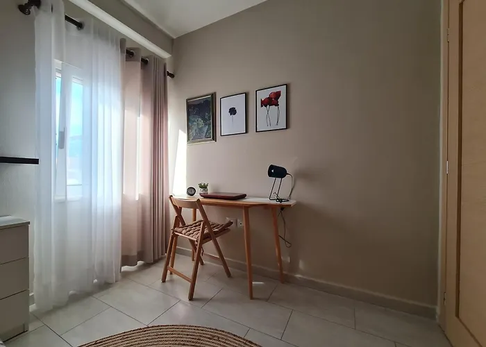 Francie's Apartment, Apartament *